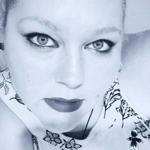 Meet your Posher, Kira